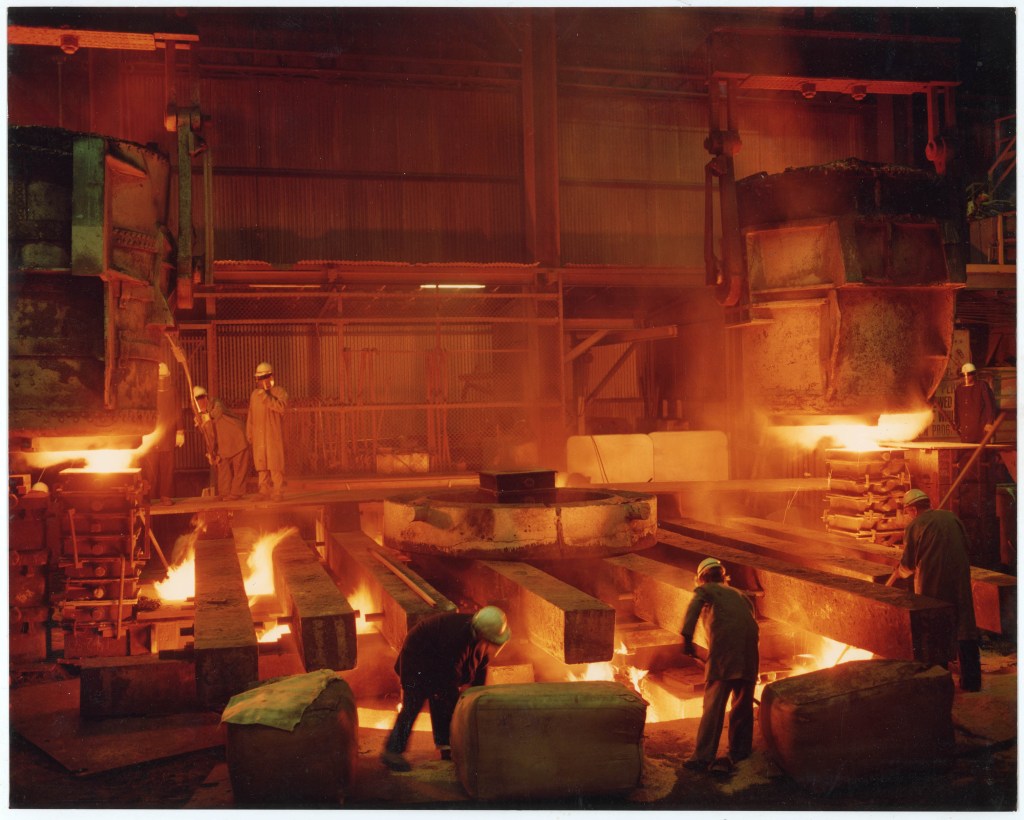 Steel being poured into a large trunnion ring which was a record pour at the time (50 tons). Comsteel Mayfield Plant, Newcastle. (Photo: Courtesy of Paul and Carole Hannan)