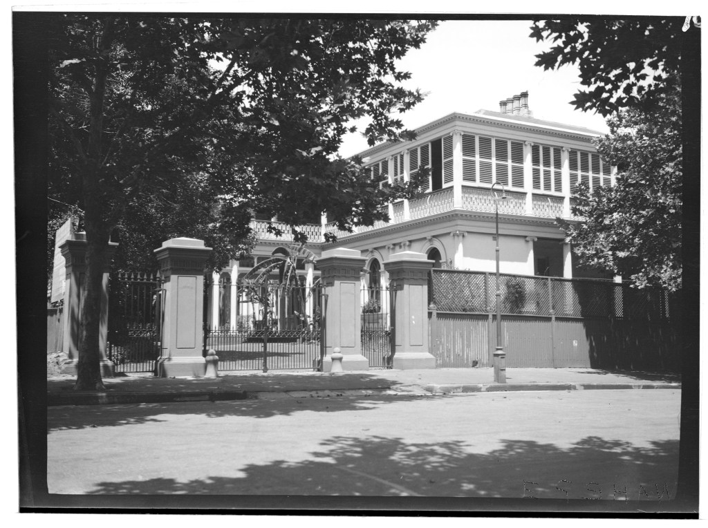 'Tusculum', Potts Point (1835-1928, built by William Long) | Photographer E.G. Shaw