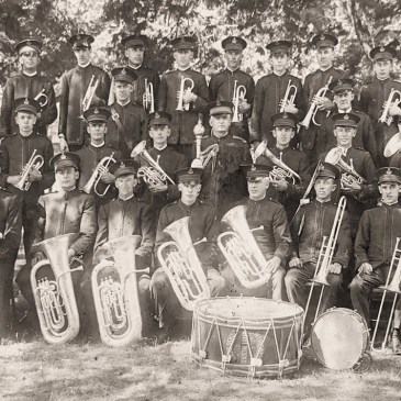 Newcastle BHP Steelworks Band poses for the camera in 1922.