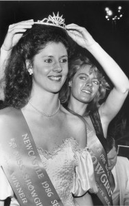 The Newcastle Show. 1986 Showgirl Michelle Granter being Crowned by 1985 winner Amanda Wilson. 27 February 1986. Photogrpaher: Quentin Jones.